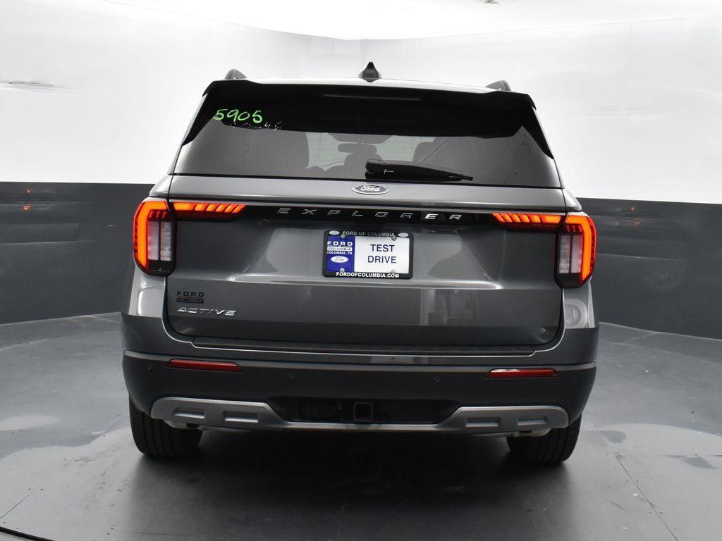 new 2025 Ford Explorer car, priced at $40,055
