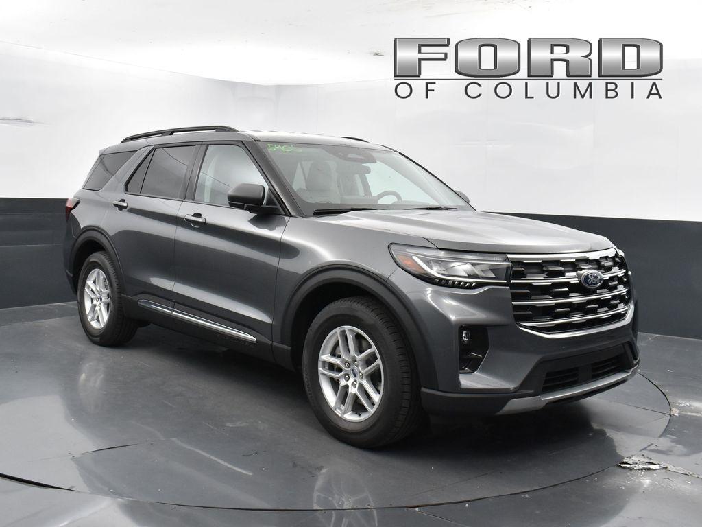 new 2025 Ford Explorer car, priced at $40,055