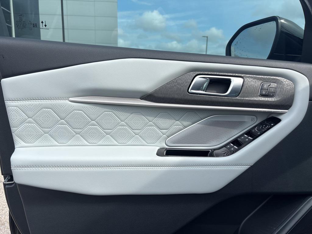 new 2025 Ford Explorer car, priced at $54,096