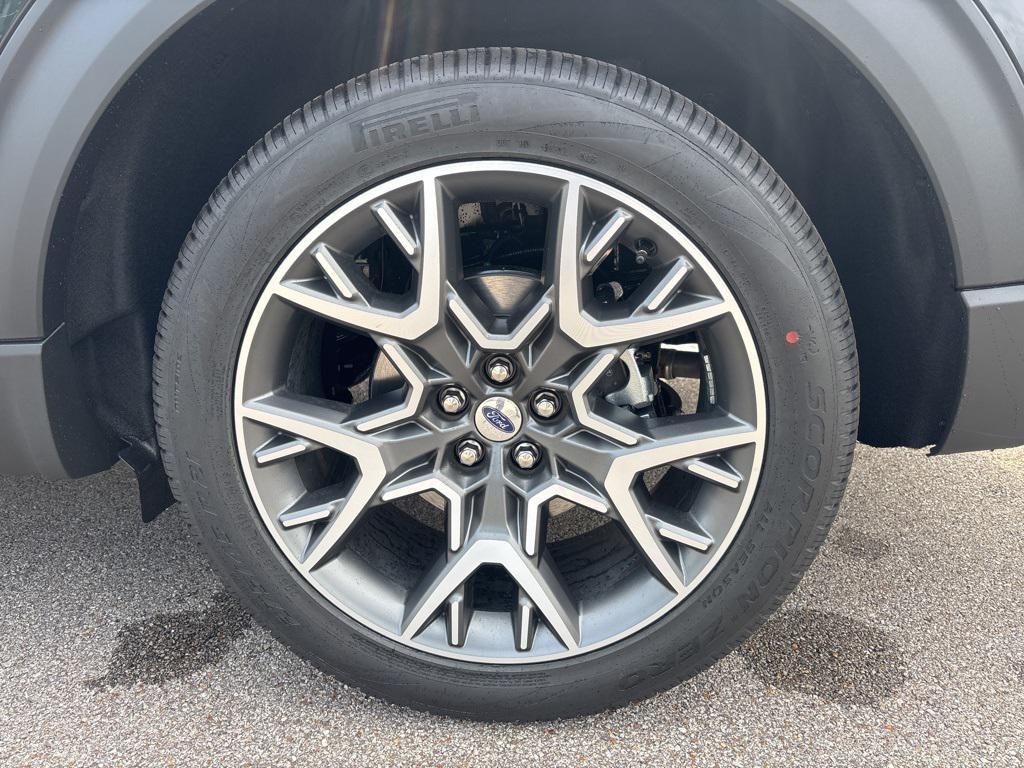 new 2025 Ford Explorer car, priced at $54,096