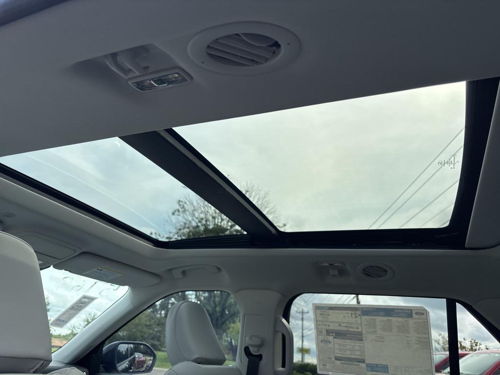 new 2025 Ford Explorer car, priced at $54,096