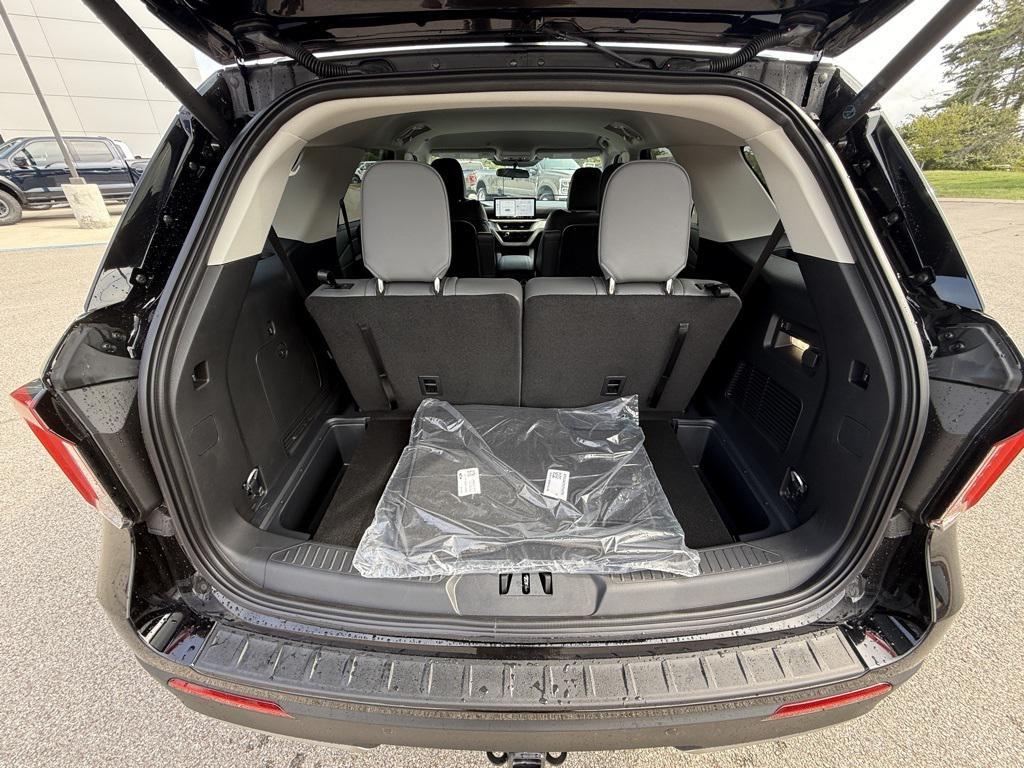 new 2025 Ford Explorer car, priced at $39,691