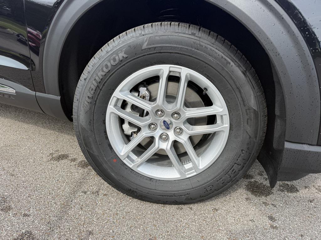 new 2025 Ford Explorer car, priced at $39,691
