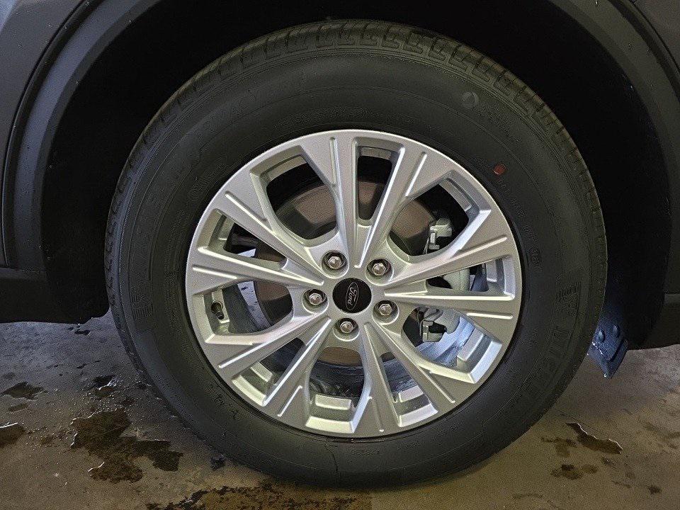 new 2025 Ford Escape car, priced at $25,496