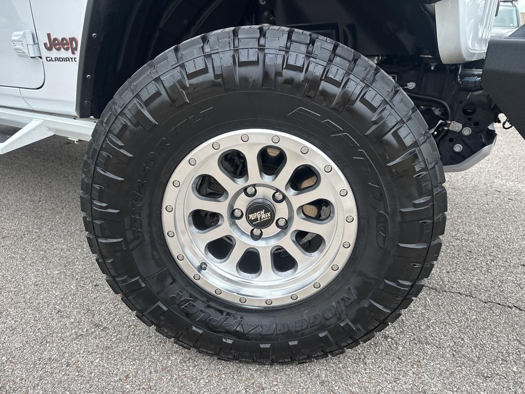 used 2022 Jeep Gladiator car, priced at $38,839