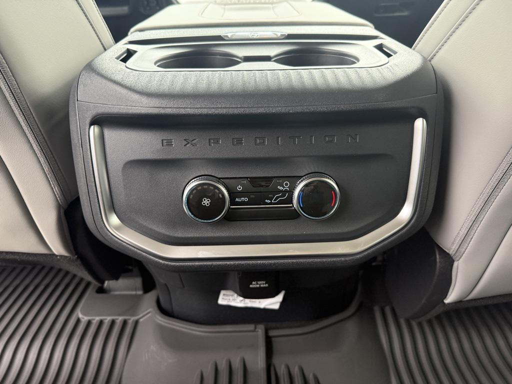 new 2025 Ford Expedition Max car, priced at $70,058