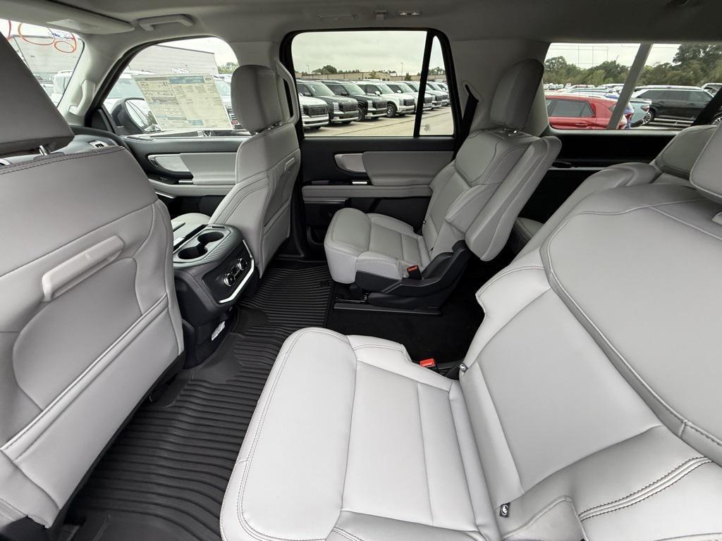 new 2025 Ford Expedition Max car, priced at $70,058