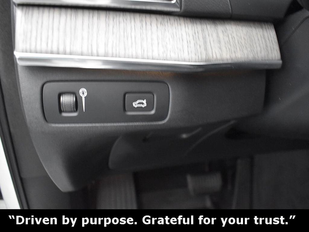 used 2022 Volvo XC90 car, priced at $31,155