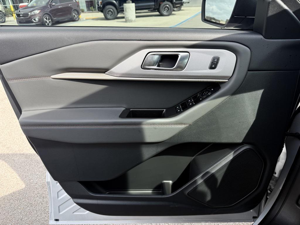 new 2025 Ford Explorer car, priced at $44,687