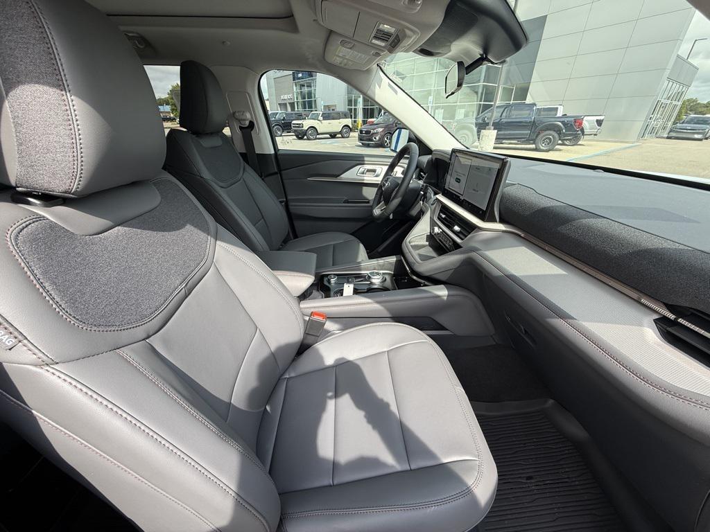 new 2025 Ford Explorer car, priced at $44,687