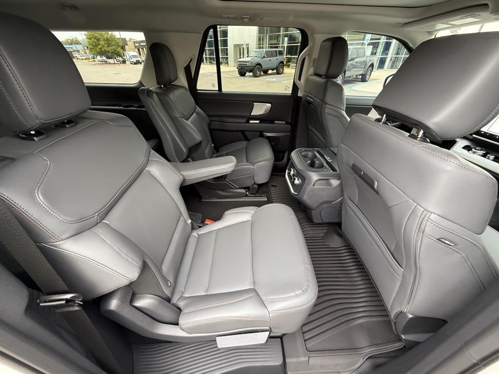 new 2025 Ford Expedition Max car, priced at $73,701