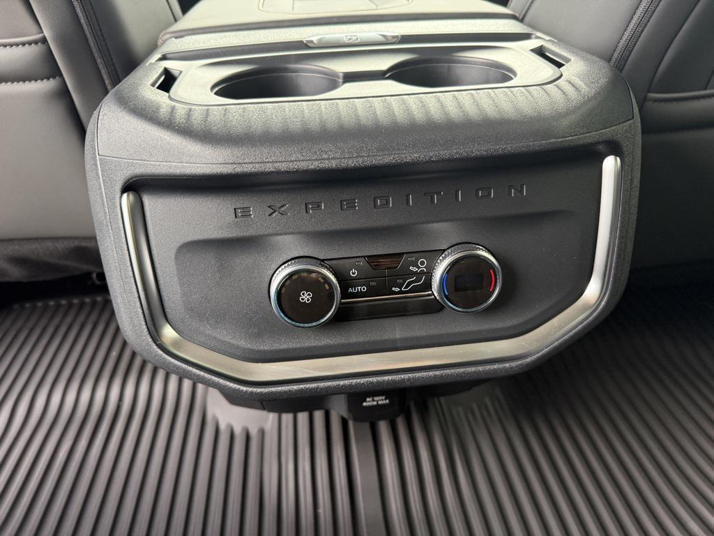 new 2025 Ford Expedition Max car, priced at $73,701