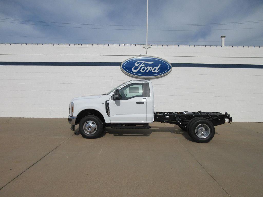 new 2025 Ford F-350 car