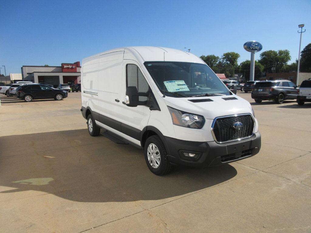 new 2025 Ford Transit-250 car