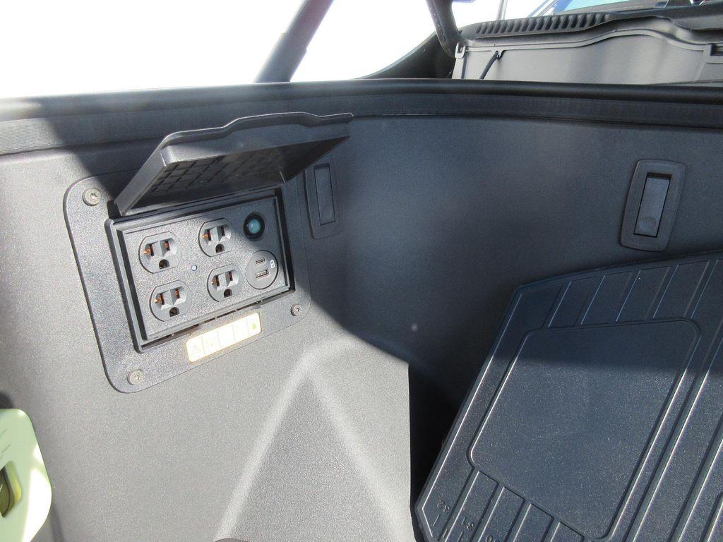 new 2025 Ford F-150 Lightning car