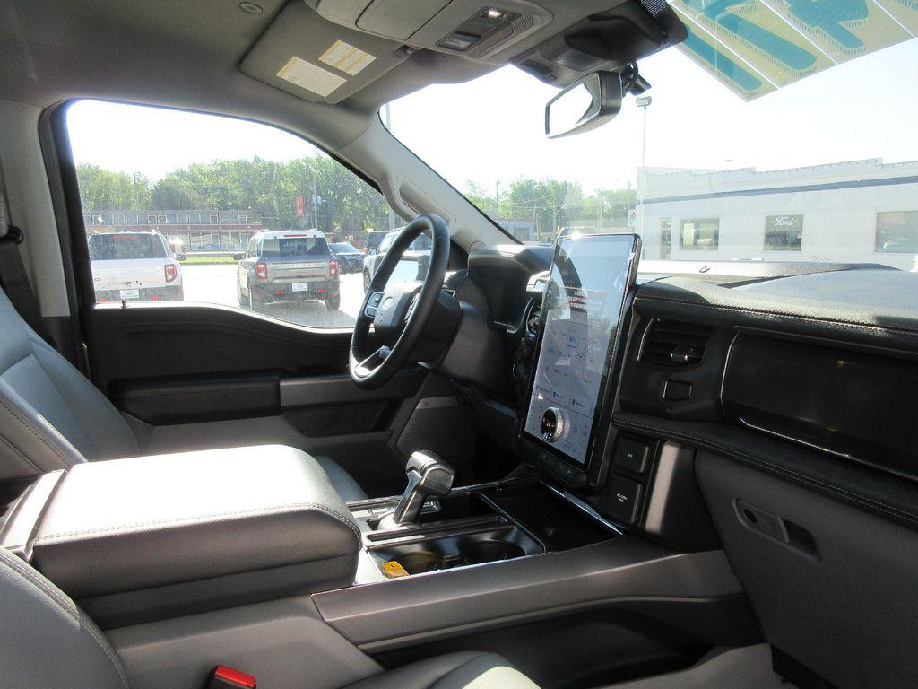 new 2025 Ford F-150 Lightning car