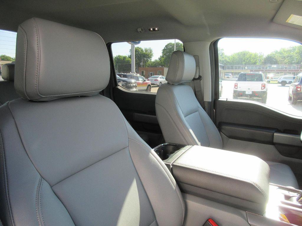 new 2025 Ford F-150 Lightning car