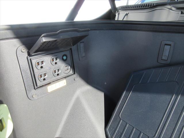 new 2025 Ford F-150 Lightning car