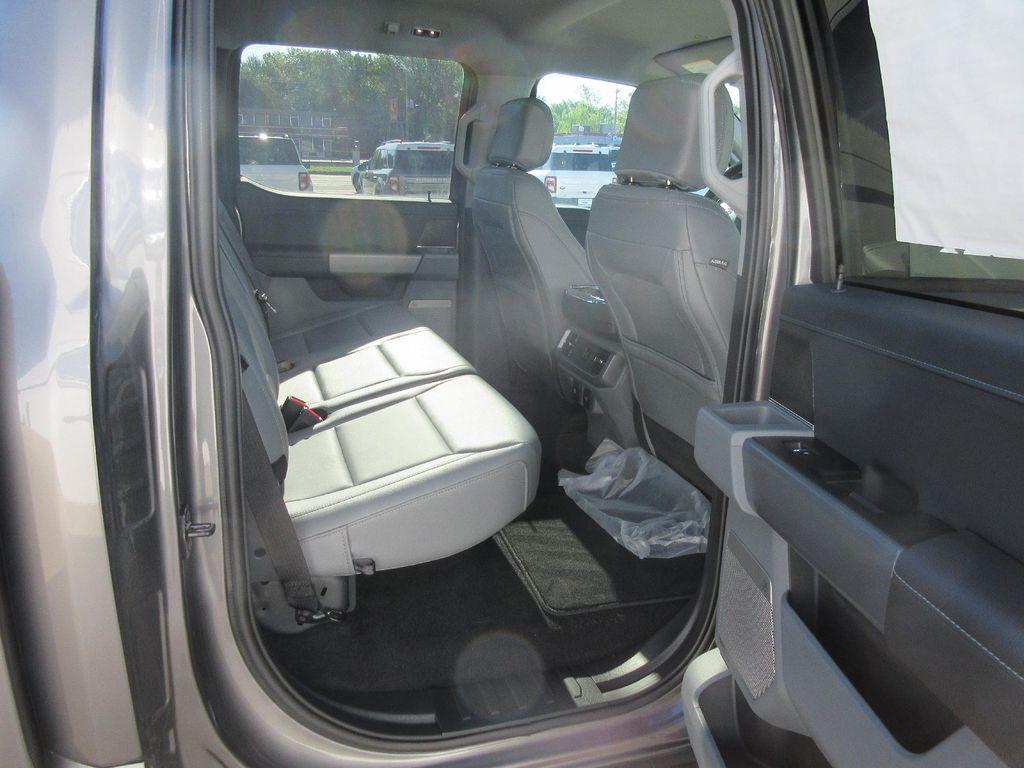 new 2025 Ford F-150 Lightning car