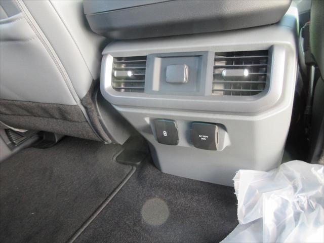 new 2025 Ford F-150 Lightning car