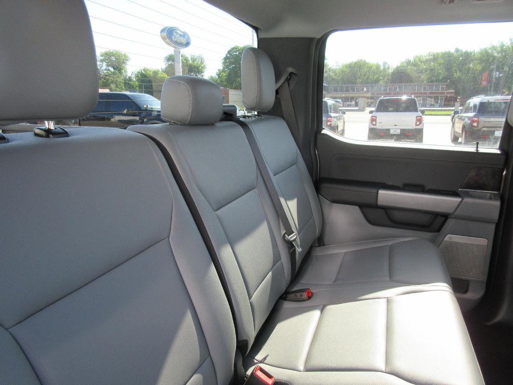 new 2025 Ford F-150 Lightning car