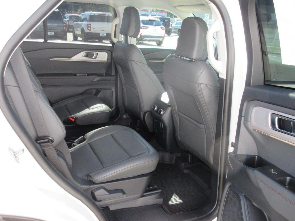 new 2025 Ford Explorer car