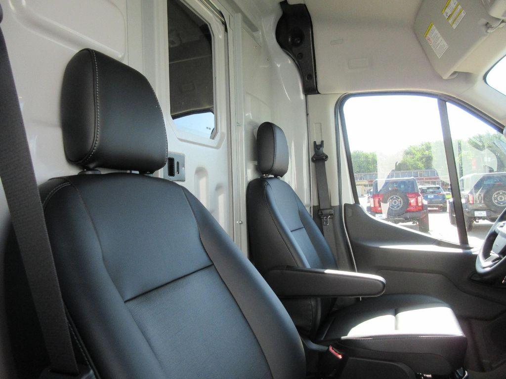 new 2025 Ford Transit-150 car