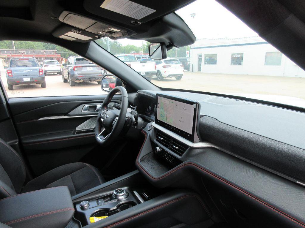 new 2025 Ford Explorer car