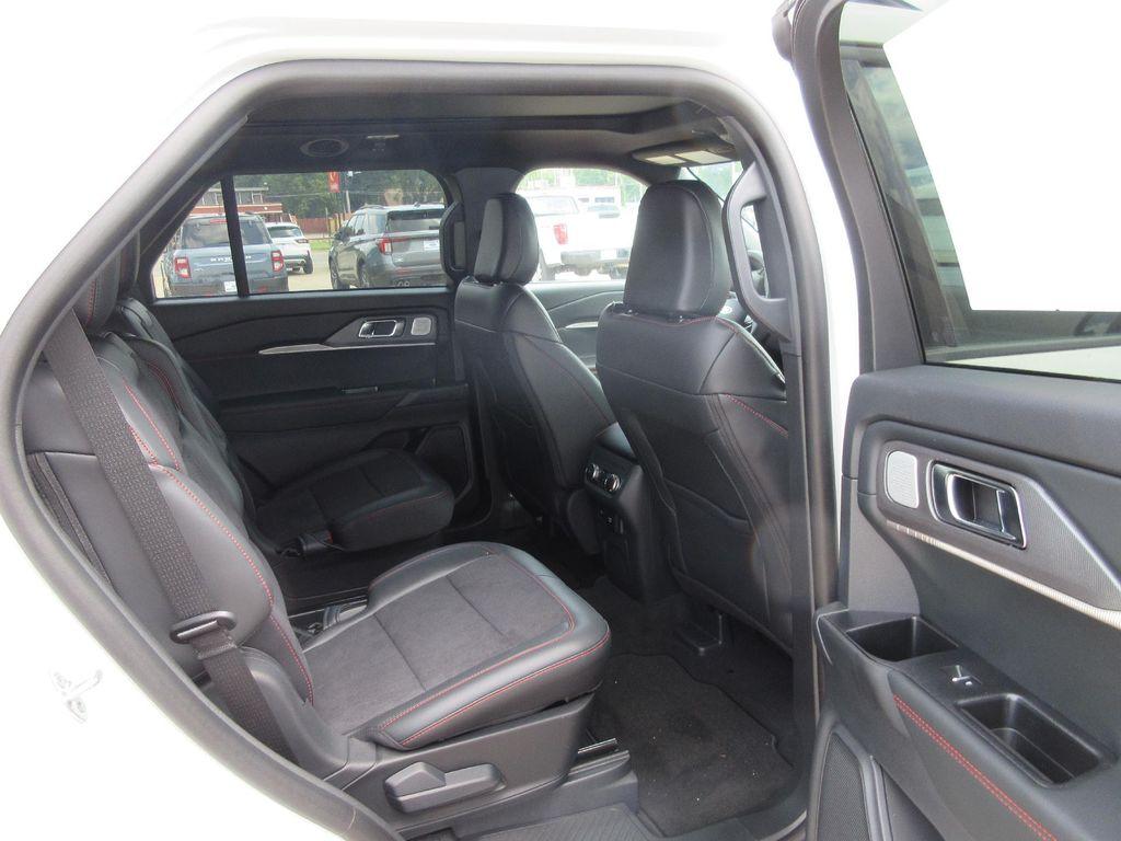 new 2025 Ford Explorer car