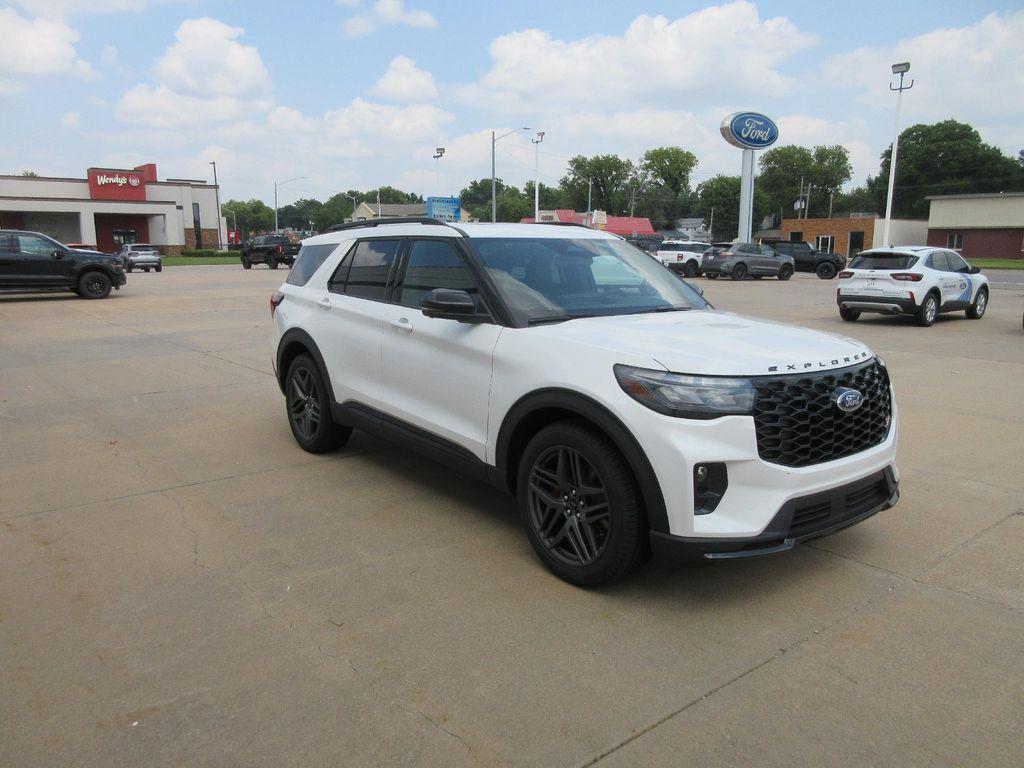 new 2025 Ford Explorer car