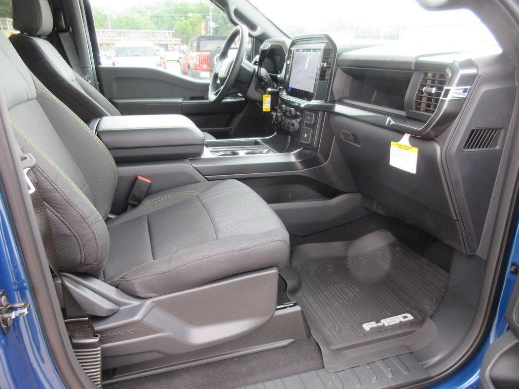 new 2025 Ford F-150 car