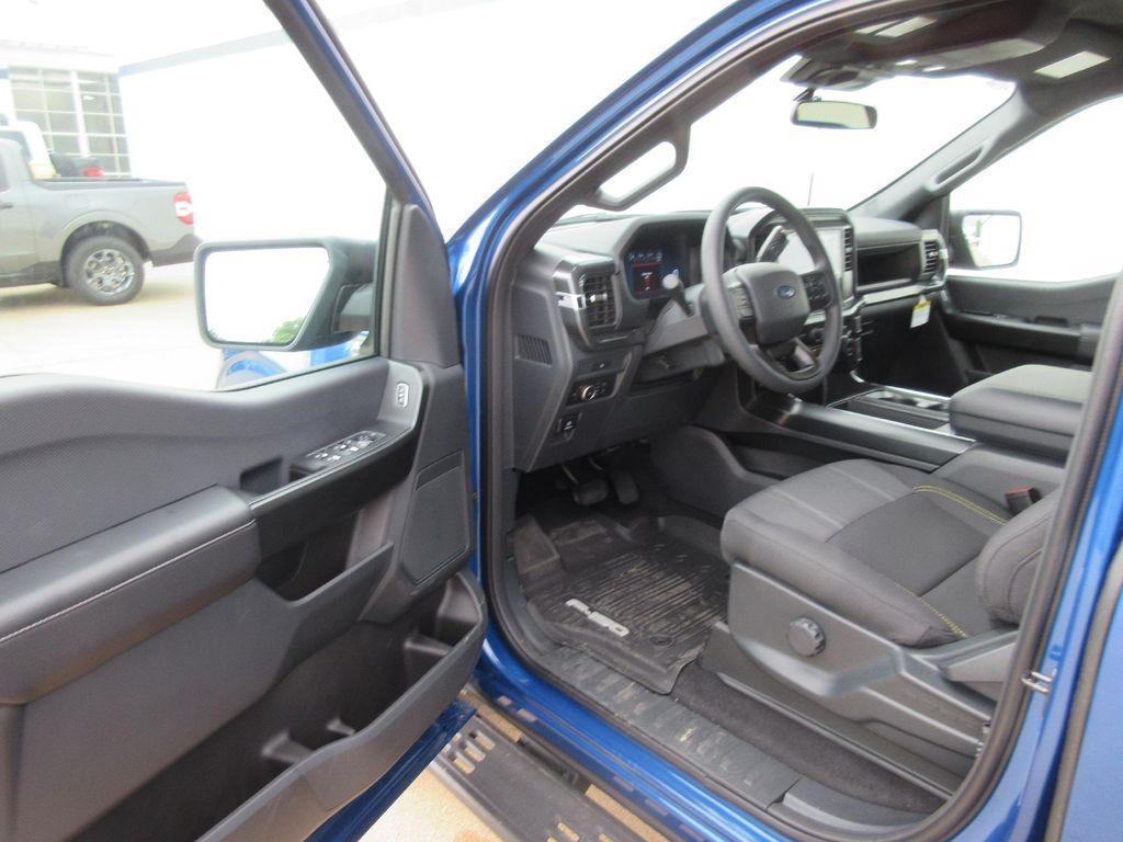 new 2025 Ford F-150 car