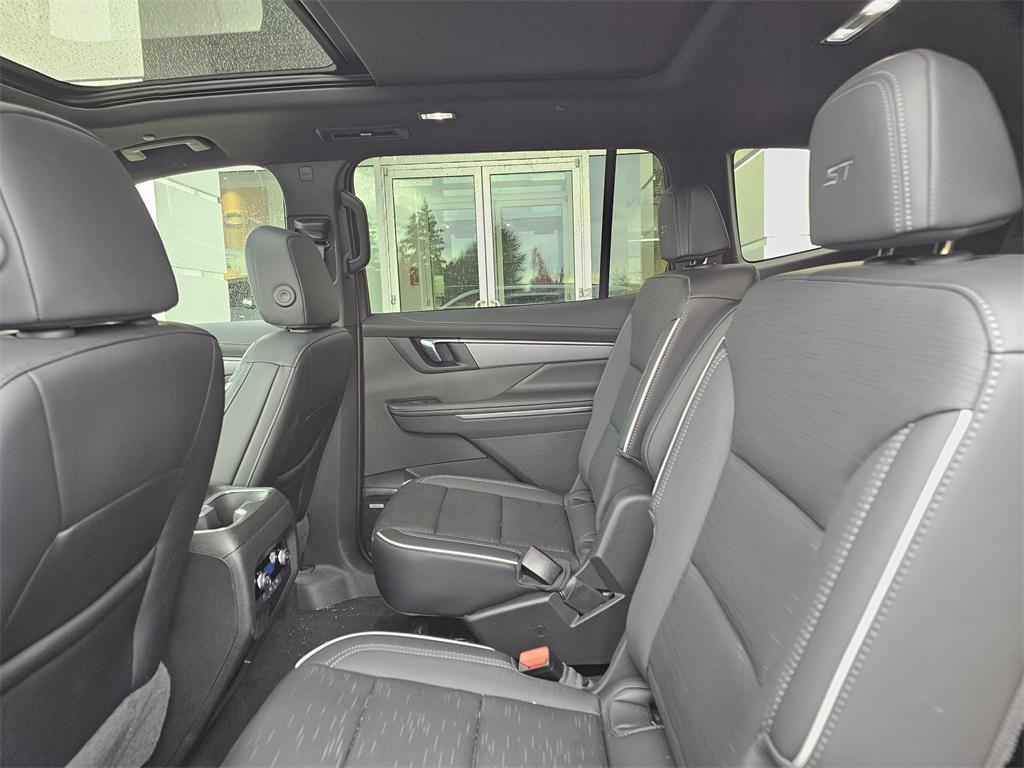 used 2025 Buick Enclave car, priced at $50,484