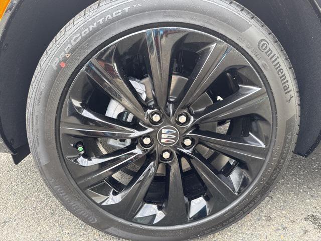 new 2025 Buick Envista car, priced at $30,565