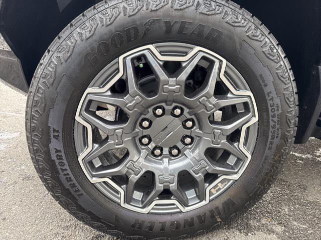 new 2025 GMC HUMMER EV Pickup car, priced at $92,999