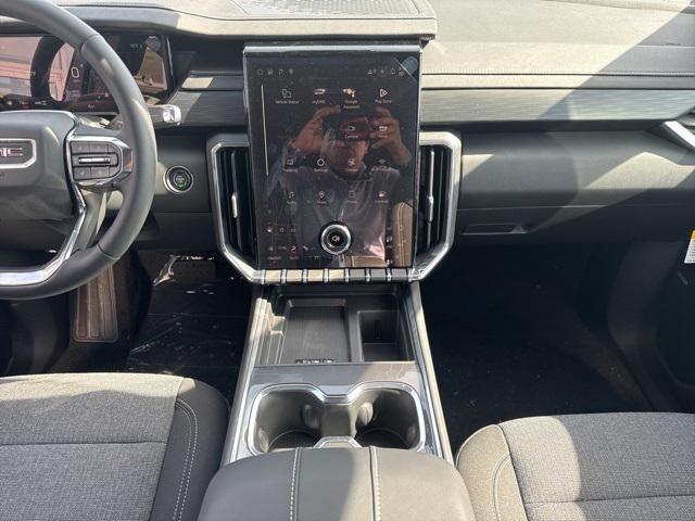 new 2025 GMC Acadia car, priced at $42,000