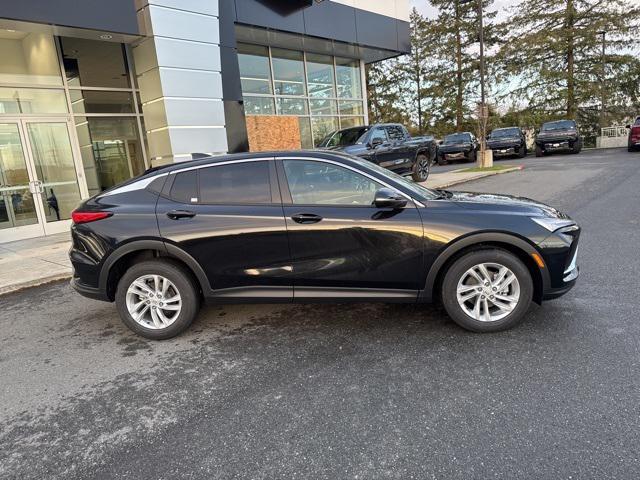 new 2025 Buick Envista car, priced at $26,880