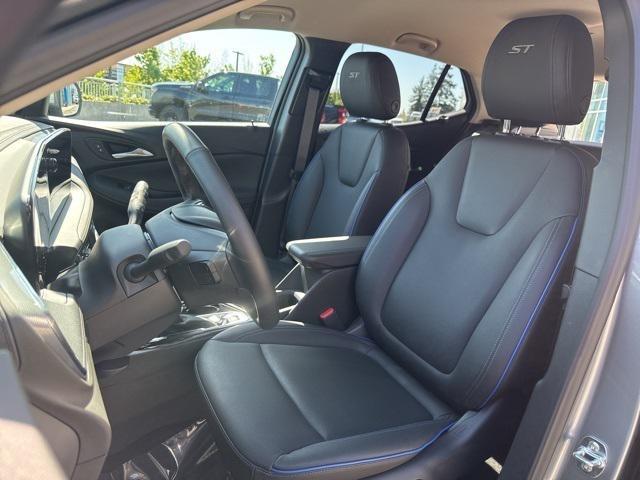 used 2025 Buick Encore GX car, priced at $29,000