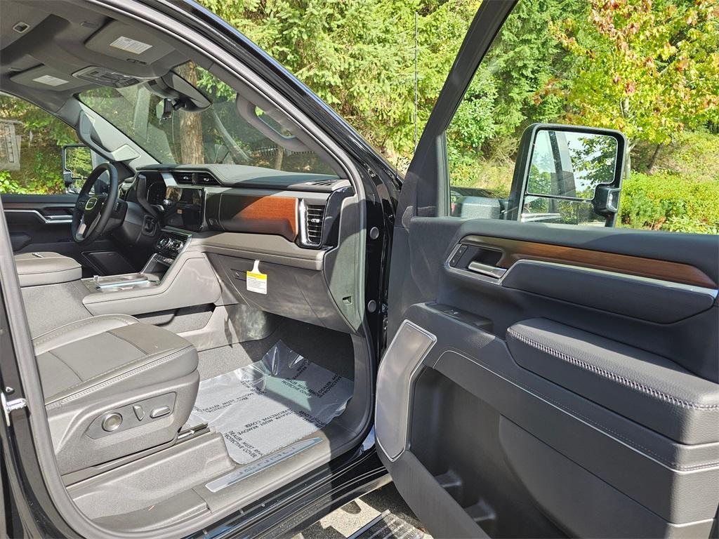 new 2025 GMC Sierra 3500 car, priced at $87,250