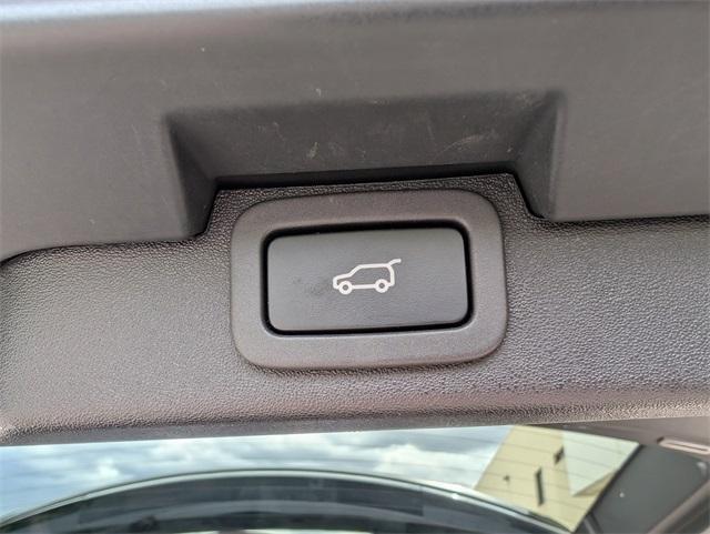 used 2020 Land Rover Discovery car, priced at $25,330