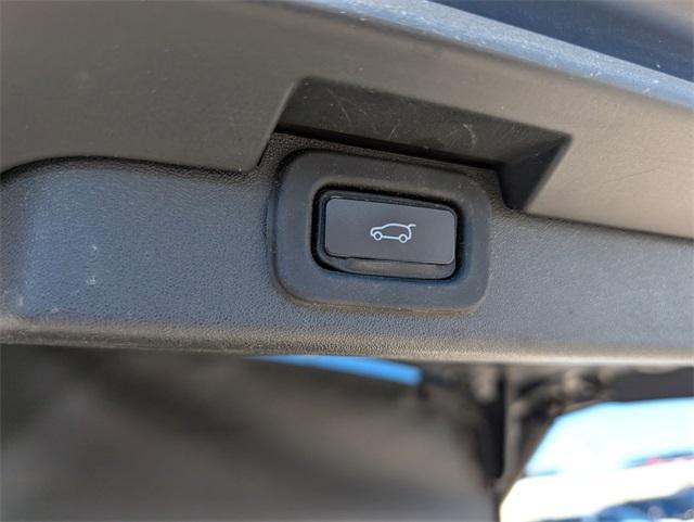 used 2022 Land Rover Discovery car, priced at $32,790