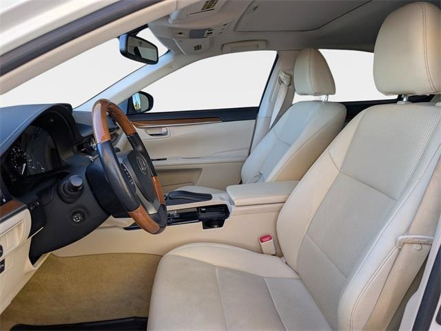used 2014 Lexus ES 300h car, priced at $16,220