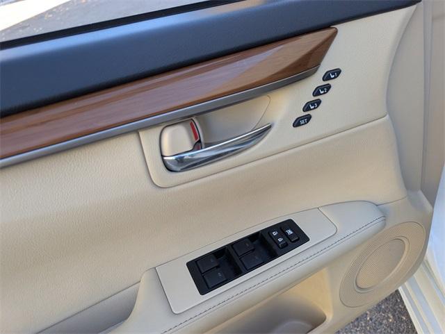 used 2014 Lexus ES 300h car, priced at $16,220