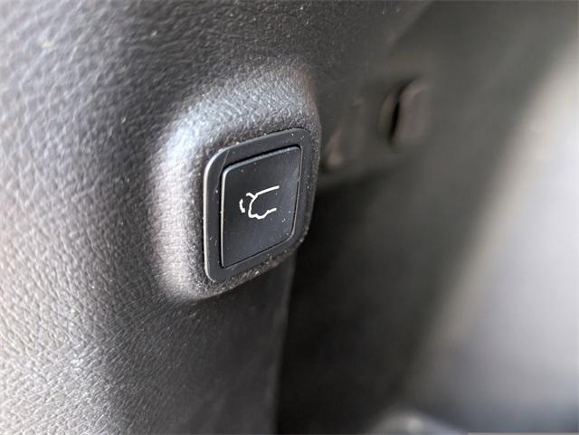 used 2020 Jeep Cherokee car, priced at $17,460