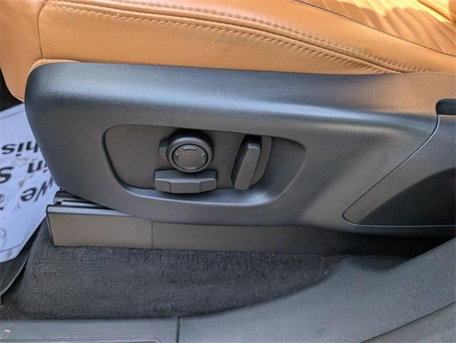 used 2019 Land Rover Discovery car, priced at $24,520