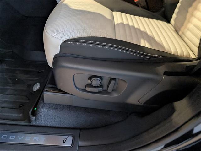 new 2025 Land Rover Discovery car, priced at $68,138