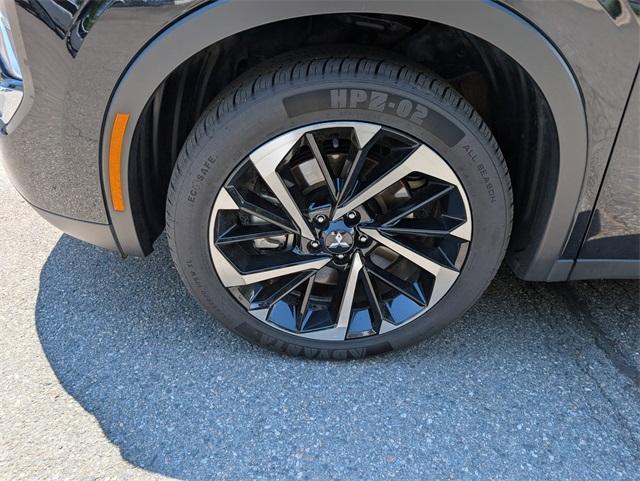 used 2024 Mitsubishi Outlander car, priced at $25,220