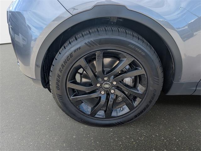 used 2018 Land Rover Discovery car, priced at $17,330