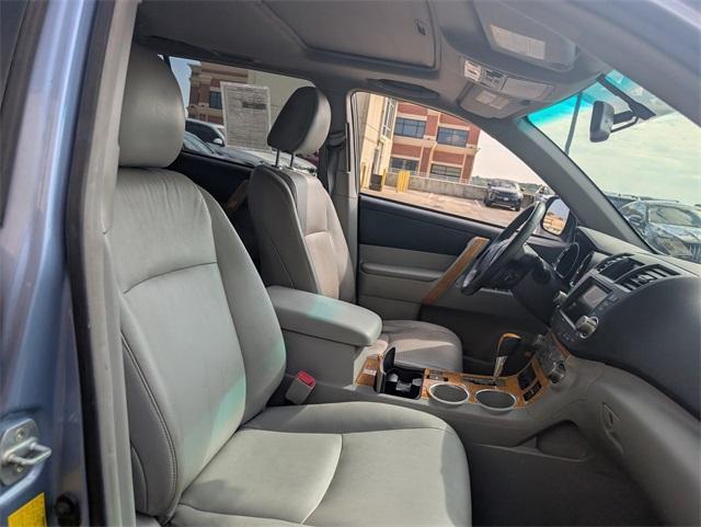used 2009 Toyota Highlander Hybrid car, priced at $11,120