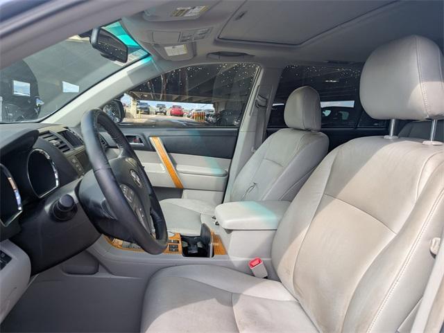 used 2009 Toyota Highlander Hybrid car, priced at $11,120